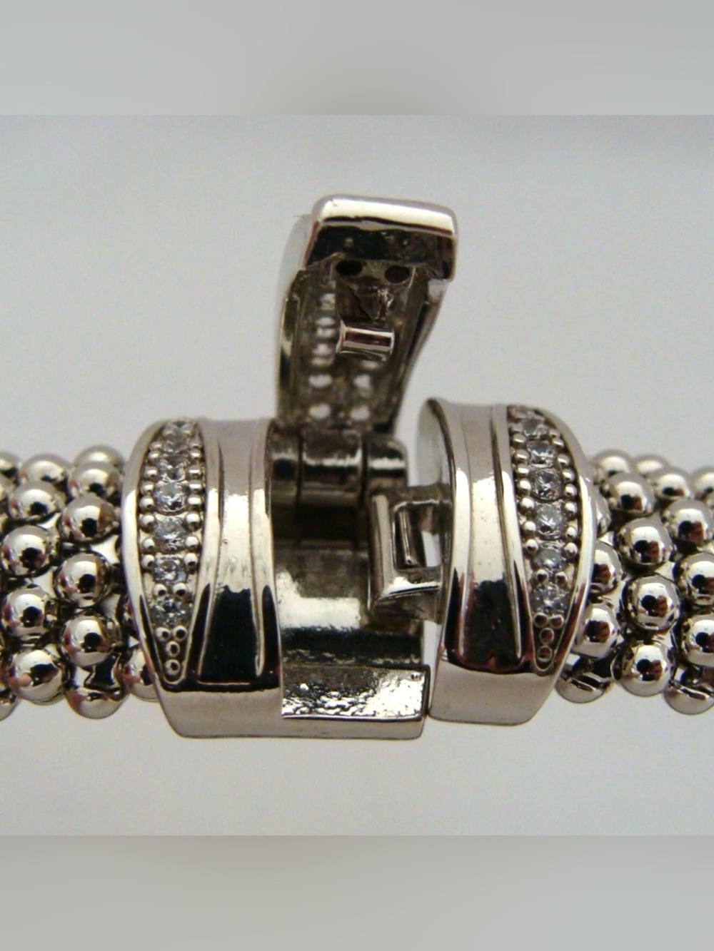Dyadema Bracelet - Picture 4 of 5